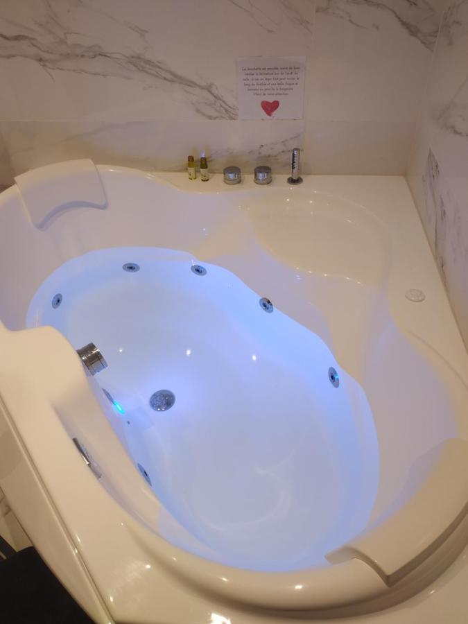 Suite 50 Nuances avec Balnéothérapie pour 2 Caen Extérieur photo